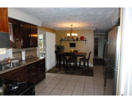 65 Wing Ln, Acushnet, MA 02743 photo 2