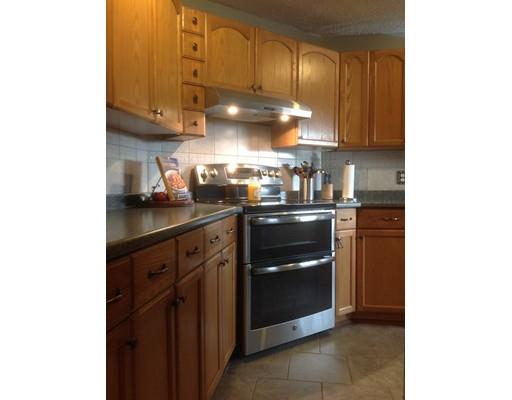 75 Carnavon Cir, Springfield, MA 01109 photo 4
