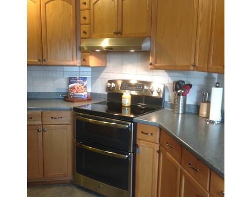 75 Carnavon Cir, Springfield, MA 01109 photo 5