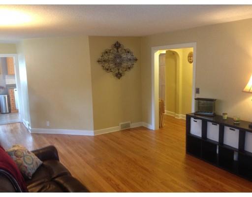 75 Carnavon Cir, Springfield, MA 01109 photo 10