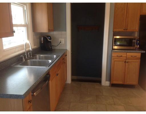 75 Carnavon Cir, Springfield, MA 01109 photo 6
