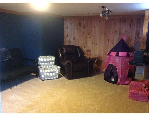 75 Carnavon Cir, Springfield, MA 01109 photo 18