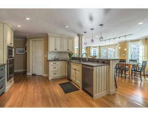 1 Brooks Cir, Beverly, MA 01915 photo 11