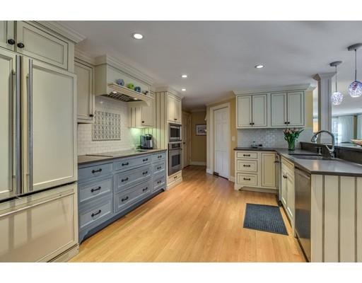 1 Brooks Cir, Beverly, MA 01915 photo 8