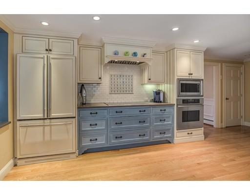 1 Brooks Cir, Beverly, MA 01915 photo 9