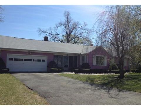57 Mohawk Dr, Springfield, MA 01129 photo 1