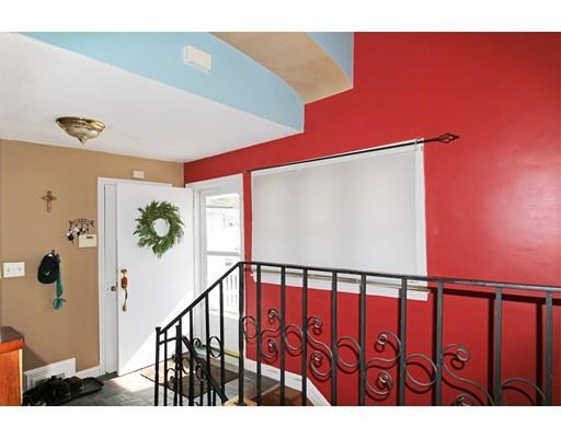 14 Hartwick St, Springfield, MA 01108 photo 3