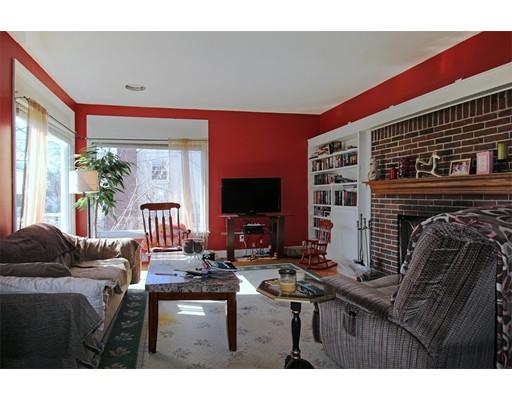 14 Hartwick St, Springfield, MA 01108 photo 5