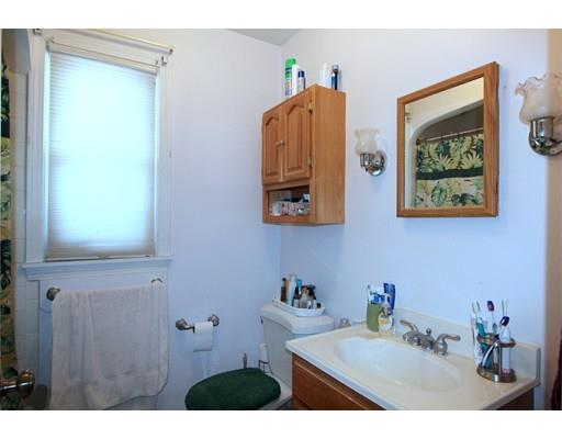14 Hartwick St, Springfield, MA 01108 photo 13