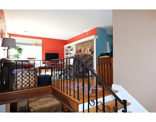 14 Hartwick St, Springfield, MA 01108 photo 4