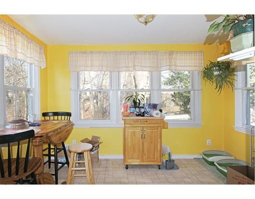 14 Hartwick St, Springfield, MA 01108 photo 11