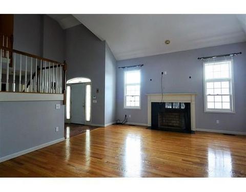 52 Whisper Dr, Worcester, MA 01609 photo 2