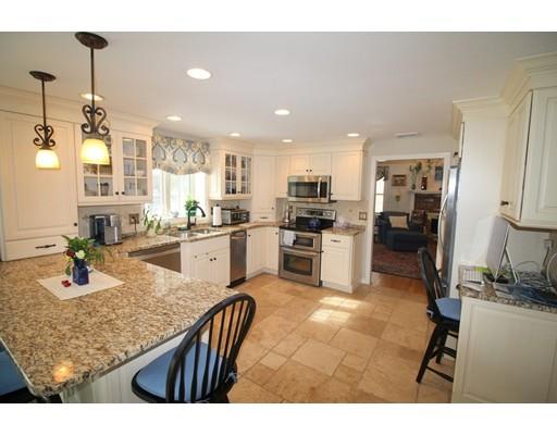 2 Cutter Hill Rd, Hingham, MA 02043 photo 3
