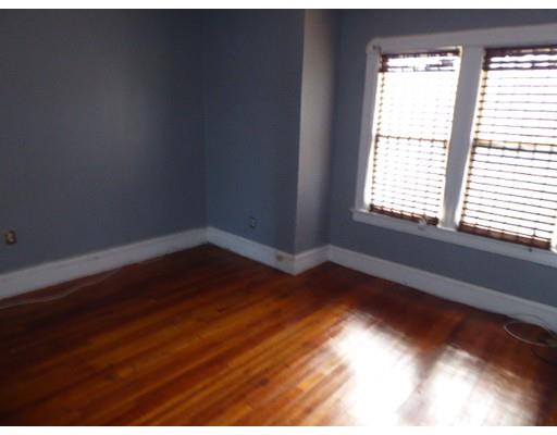 46 Middlesex St, Springfield, MA 01101 photo 8