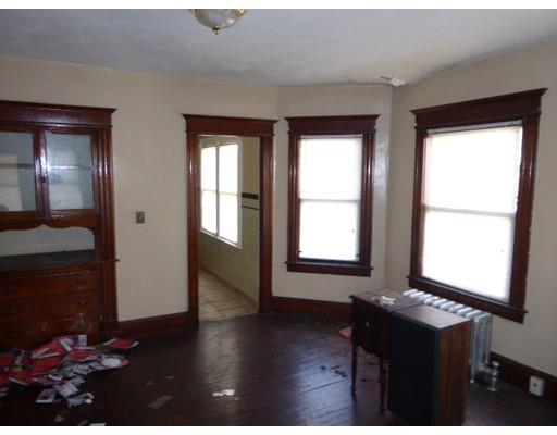 46 Middlesex St, Springfield, MA 01101 photo 2