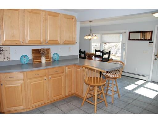 85 Powell Ave, Springfield, MA 01118 photo 8