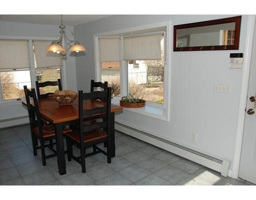 85 Powell Ave, Springfield, MA 01118 photo 10