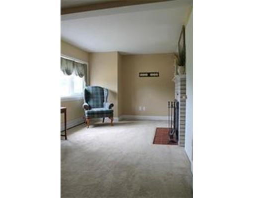 35 Acrebrook Rd, Springfield, MA 01129 photo 8