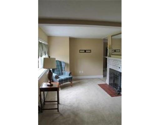35 Acrebrook Rd, Springfield, MA 01129 photo 7