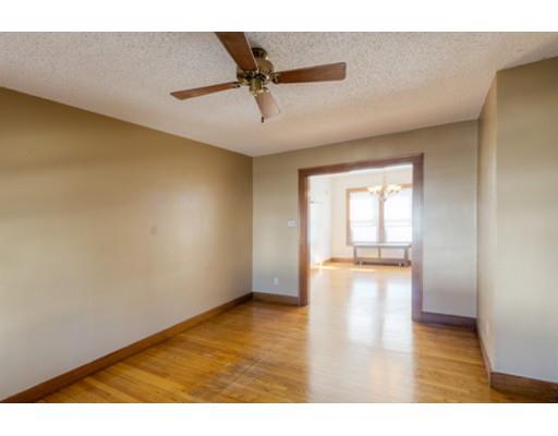 27 Eureka St, Springfield, MA 01104 photo 13