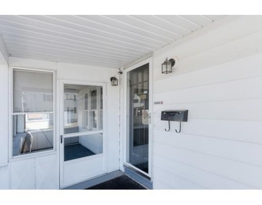 27 Eureka St, Springfield, MA 01104 photo 4
