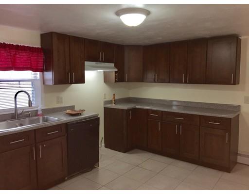 129 Windemere St, Springfield, MA 01104 photo 2