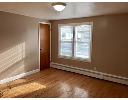 129 Windemere St, Springfield, MA 01104 photo 8