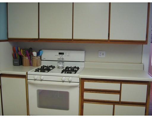 103 Hood St, Springfield, MA 01109 photo 10