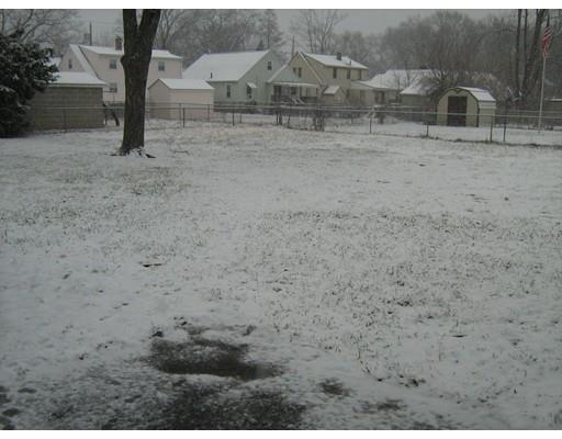 103 Hood St, Springfield, MA 01109 photo 4