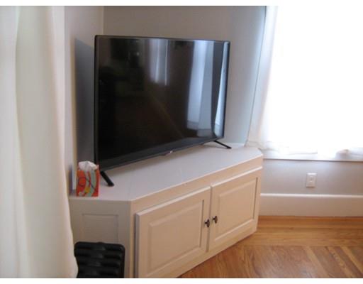 103 Hood St, Springfield, MA 01109 photo 8