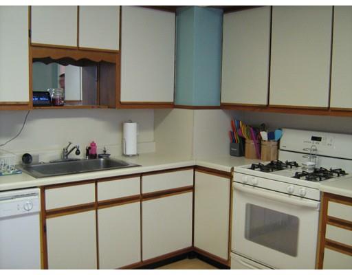 103 Hood St, Springfield, MA 01109 photo 9