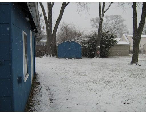 103 Hood St, Springfield, MA 01109 photo 3