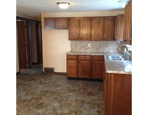 115 Butternut St, Springfield, MA 01128 photo 2