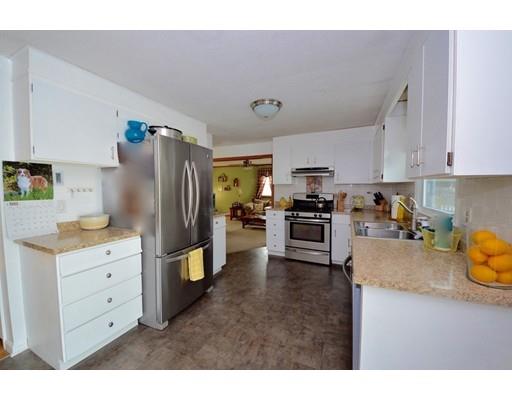 75 Phelps St, Easthampton, MA 01027 photo 9