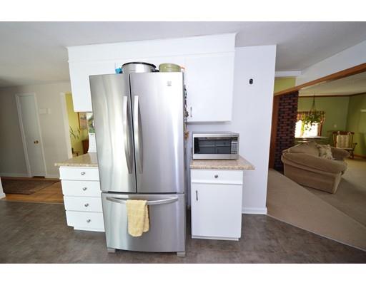 75 Phelps St, Easthampton, MA 01027 photo 10