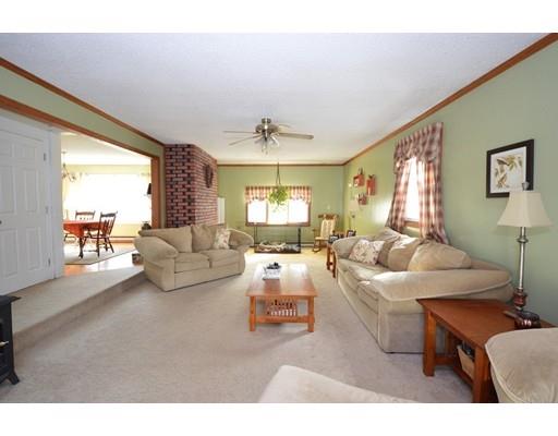 75 Phelps St, Easthampton, MA 01027 photo 15