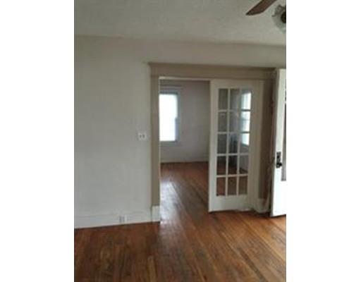 36 Shawmut St, Springfield, MA 01108 photo 6