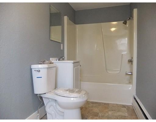 17 Abbey St, Chicopee, MA 01013 photo 8
