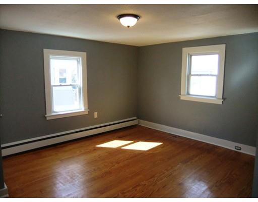 17 Abbey St, Chicopee, MA 01013 photo 13