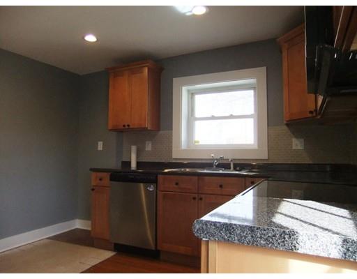 17 Abbey St, Chicopee, MA 01013 photo 7