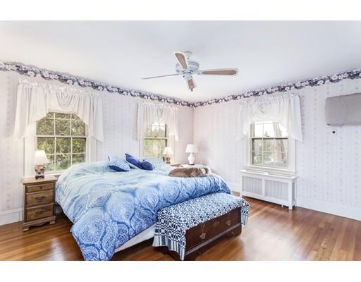 35 Pilgrim Rd, Marblehead, MA 01945 photo 17