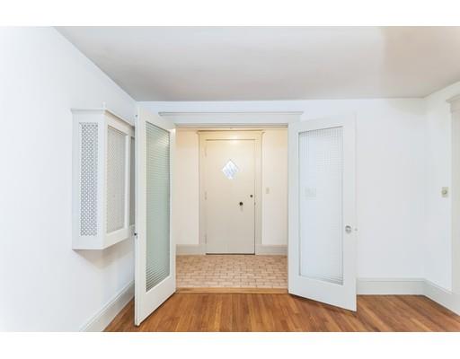35 Pilgrim Rd, Marblehead, MA 01945 photo 4