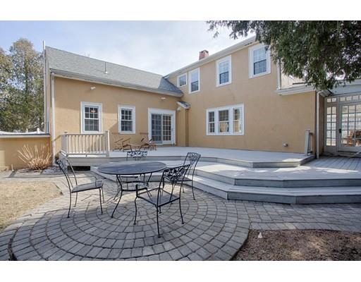 34 Poplar St, Danvers, MA 01923 photo 2
