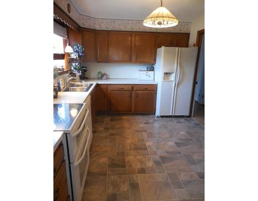 14 Crescent St, Easthampton, MA 01027 photo 10
