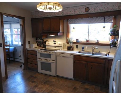 14 Crescent St, Easthampton, MA 01027 photo 9