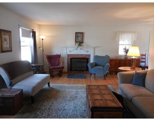14 Crescent St, Easthampton, MA 01027 photo 5