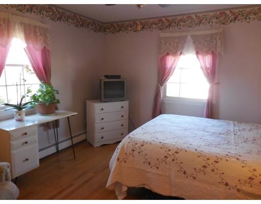 14 Crescent St, Easthampton, MA 01027 photo 16