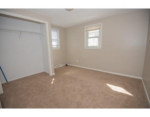 30 Gordon St, Worcester, MA 01604 photo 8