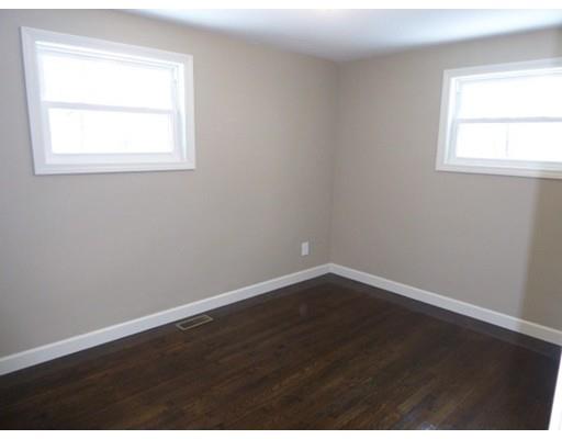 31 Plumtree Cir, Springfield, MA 01118 photo 9