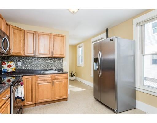 56 Edgemont St, Springfield, MA 01109 photo 2